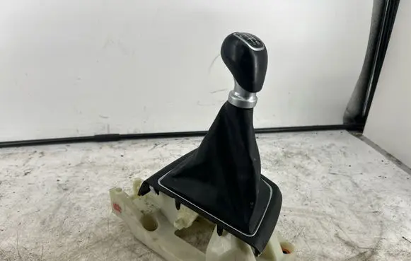 Hyundai i20 Active Gear shifter/selector 84650C8900SDH