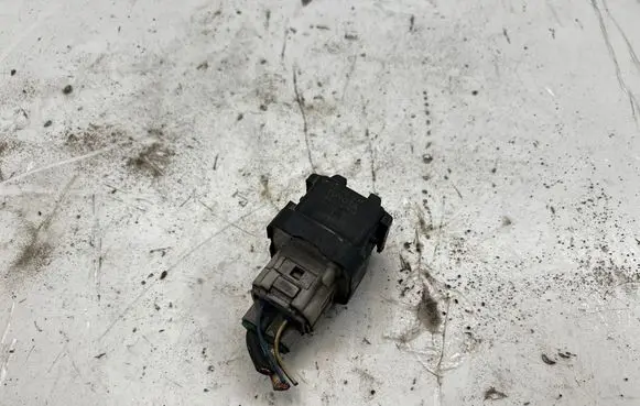 Toyota RAV 4 (XA30) Glow plug pre-heat relay 2861067010