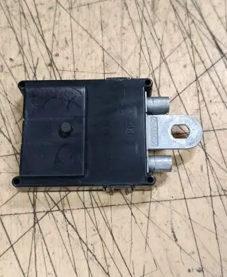 Mercedes-Benz ML W164 Aerial antenna amplifier A2518701889
