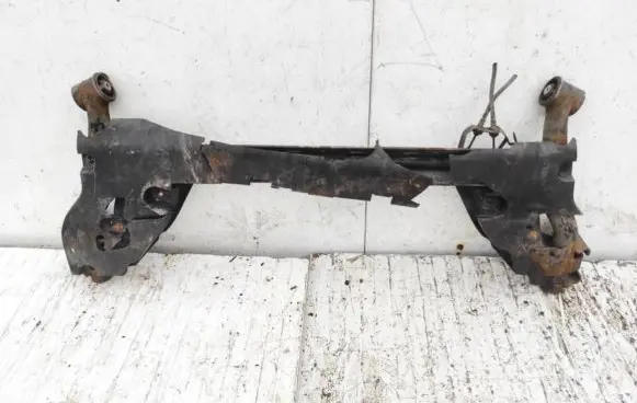 Renault Clio IV Rear subframe 