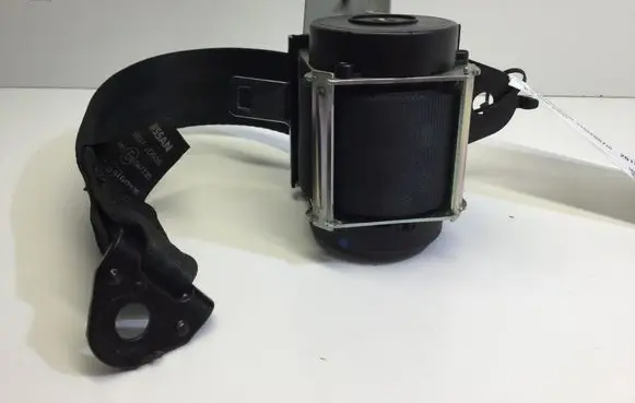 Nissan Qashqai Rear seatbelt 
