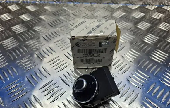 Alfa Romeo Giulia Wing mirror switch 6000629630 68483869AA