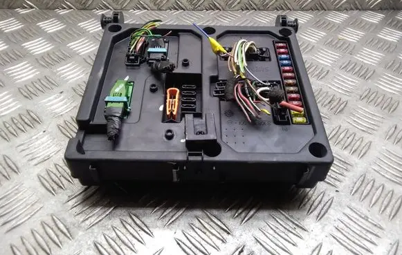 Seat Alhambra (Mk1) Fuse module 7M3962258R S110730200