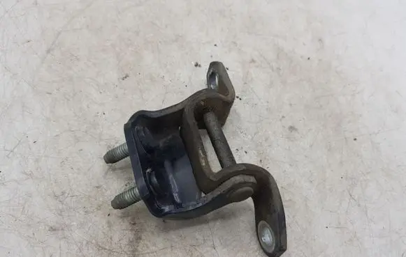 Toyota Avensis Verso Front door lower hinge NOCODE