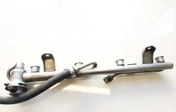 Volkswagen PASSAT B5 Fuel main line pipe 058133681 0280150444