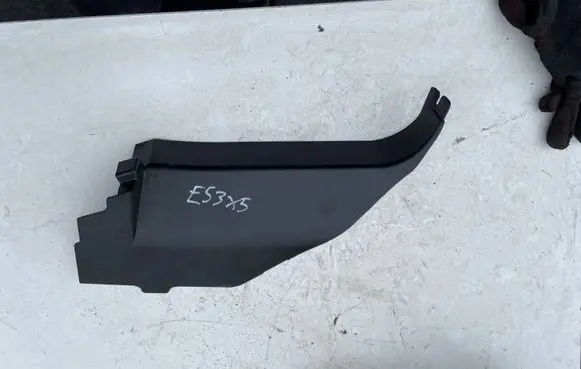 Foot area side trim