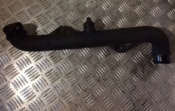 Intercooler hose/pipe