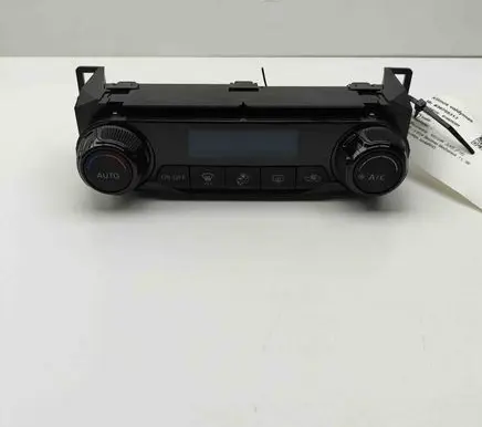 Nissan Juke II F16 Interior fan control switch 275006PD0A
