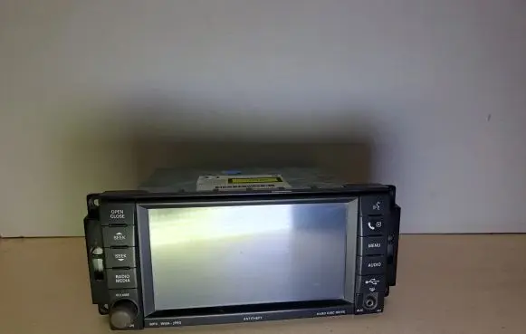 Chrysler Grand Voyager V Radio/CD/DVD/GPS head unit P05064248AJ 05064248AJ T00BE055850504