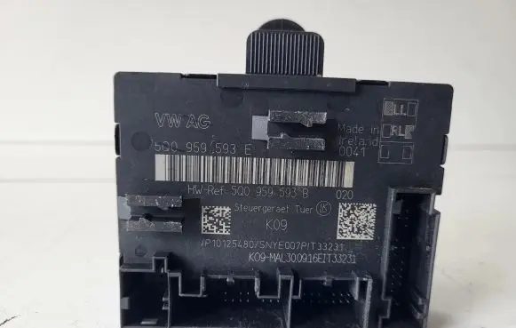 Volkswagen Tiguan Door control unit/module 5Q0959593E
