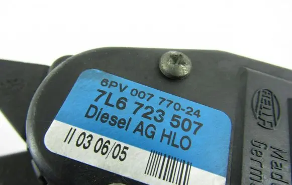 Volkswagen Touareg I Accelerator throttle pedal 7L6723507