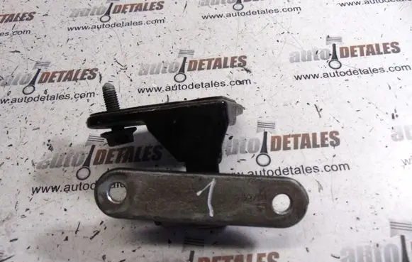 Mercedes-Benz ML W164 Front door upper hinge