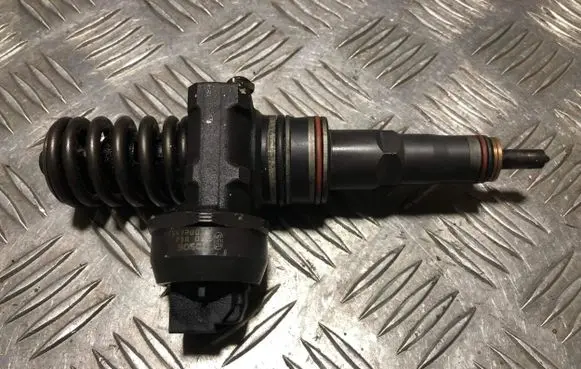 Volkswagen Sharan Fuel injector 0414720032 038130073AJ
