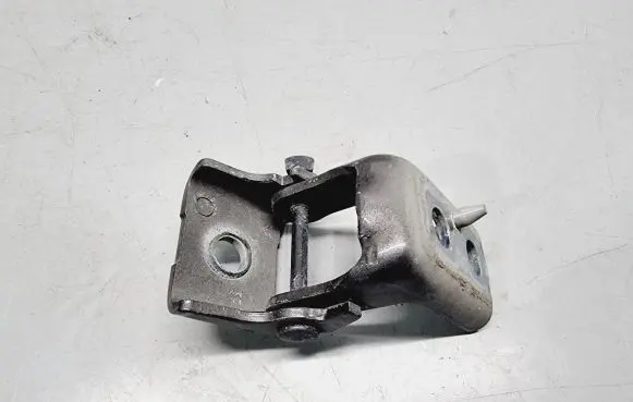 Citroen DS7 Crossback Front door lower hinge 9671887080