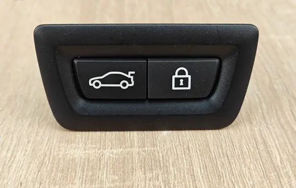 BMW 5 G30 G31 G38 Tailgate/boot open switch button 9275121