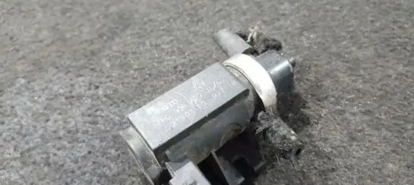 Volkswagen Golf IV Turbo solenoid valve 1h0906627