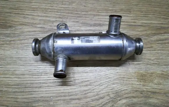 EGR valve cooler