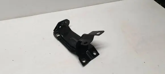 Volvo XC70 Radiator mount bracket 2740