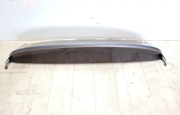 Tailgate/trunk spoiler
