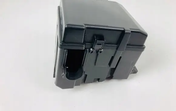 Mercedes-Benz X-class W470 Fuse box cover 243824KD0A