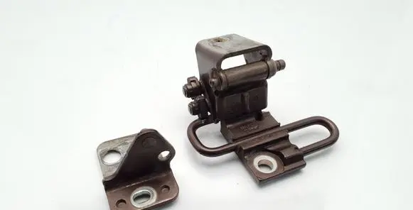 Volkswagen Touran II Rear door lower hinge 1T0833412C