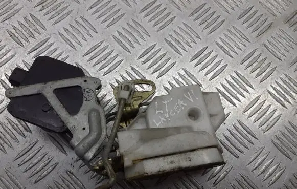 Mitsubishi Lancer Rear door lock