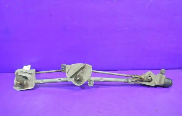 Nissan Tiida C11 Front wiper linkage and motor