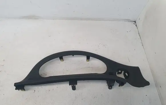 Toyota Yaris Panel trim 75F223