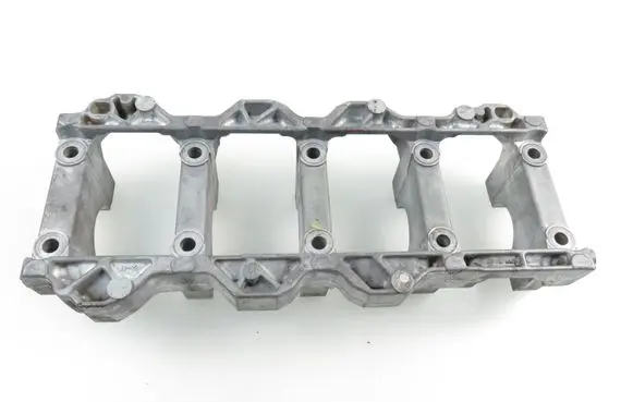 Mazda CX-7 Rear differential mounting bracket 