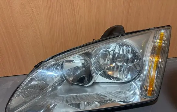 Ford Focus Headlight/headlamp SE10W 4M5113K060BA VP4M5X13K060BA