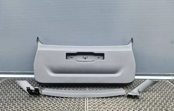 BMW X1 U11 Tailgate trim 9450527