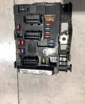Peugeot Partner Fuse module T118470002H 9643498980 964349898000