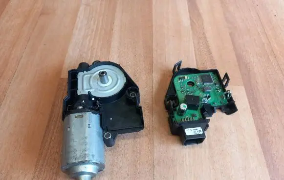 Renault Scenic II - Grand scenic II Sunroof motor/actuator 7701475272