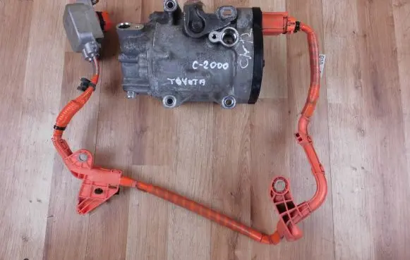 Toyota C-HR I Air conditioning (A/C) compressor (pump) 0424000370 8837047092 821H247010