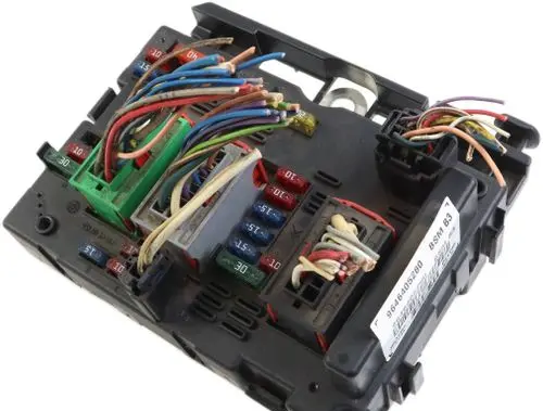 Peugeot 307 Fuse module 9646405280 30537358