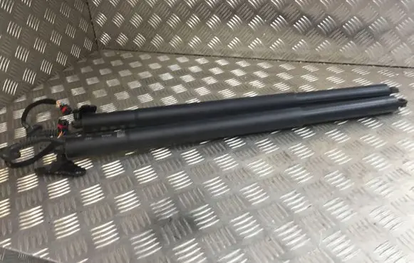 Audi Q8 Shock absorber/damper mounting bracket 