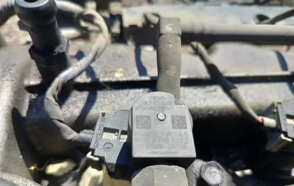 Fuel injector