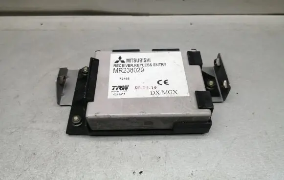 Mitsubishi Carisma Door central lock control unit/module MR238029