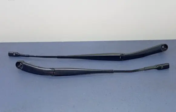 Hyundai Tucson IV NX4 Front wiper blade arm