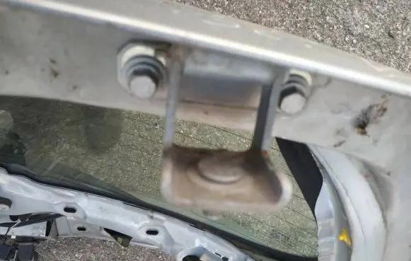 Renault Megane II Tailgate/trunk/boot hinge