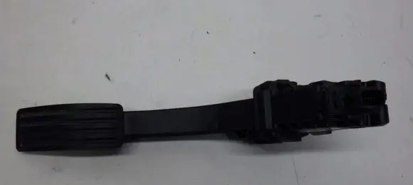 Volvo XC40 Accelerator throttle pedal 32212363
