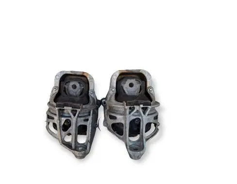 Audi Q7 4M Engine mount bracket 4M0199372FG 4M0199371FG