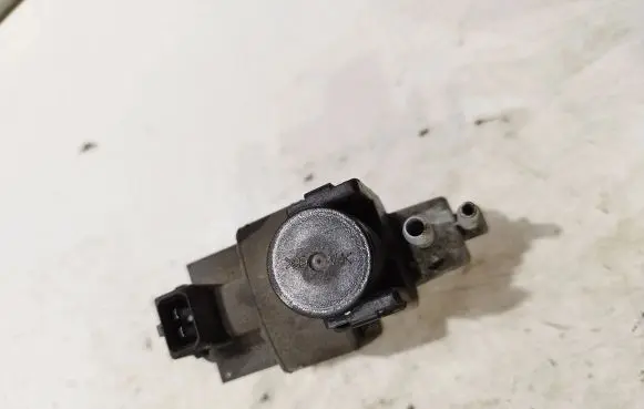 KIA Carens III Valve vacuum 70027200