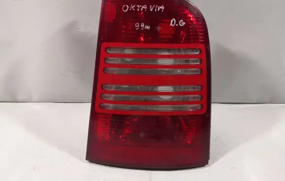 Skoda Octavia Mk1 (1U) Rear/tail lights 1U9945096 1U9945112