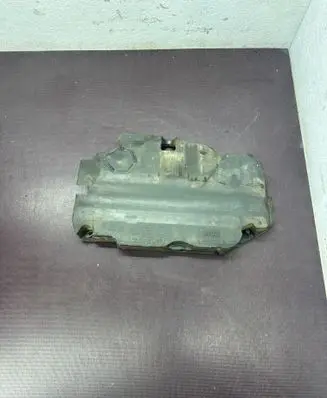 Volkswagen Multivan T7 Engine splash shield/under tray 05L103660