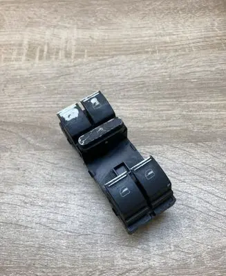 Volkswagen PASSAT B6 Electric window control switch 1K4959857