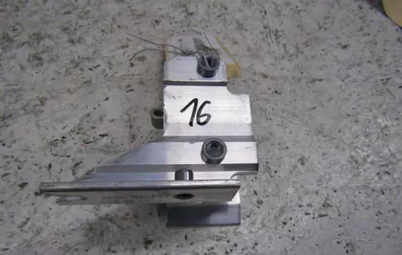 BMW 1 F20 F21 Radiator mount bracket 7245796