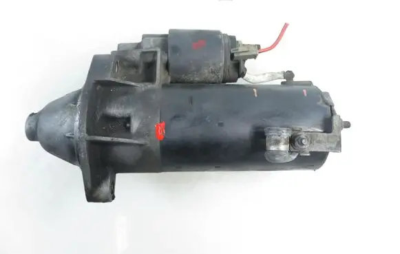 Volkswagen PASSAT B5 Starter motor 068911024C