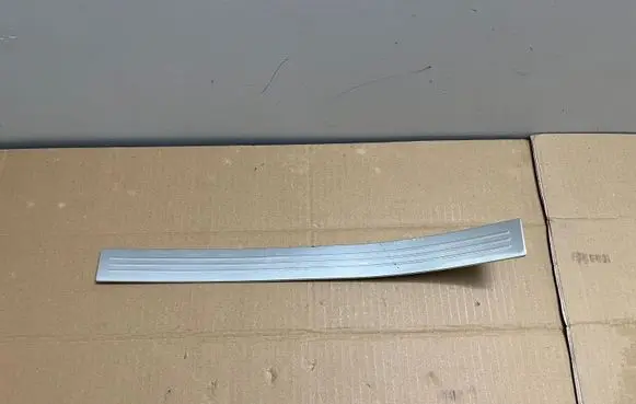 Mercedes-Benz S W221 Side skirt front trim A2216800835