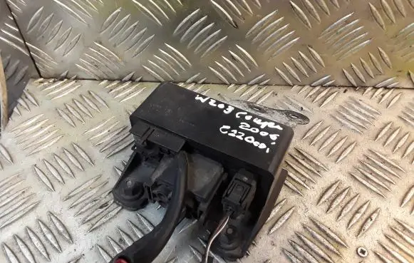 Mercedes-Benz C W203 Glow plug pre-heat relay 0255452832 A0255452832
